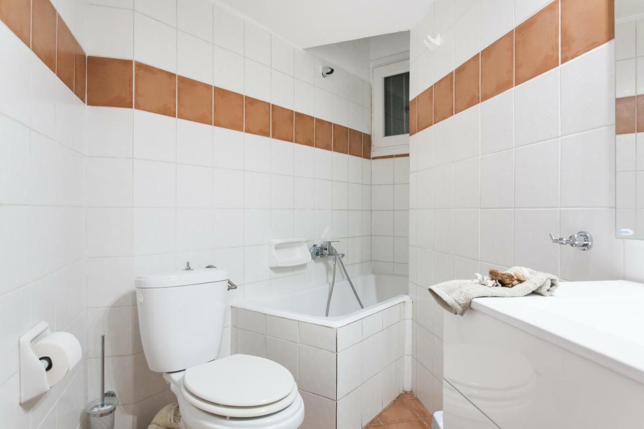 Classy Private Double Rooms In Apartment Next To Acropolis Athen Eksteriør billede