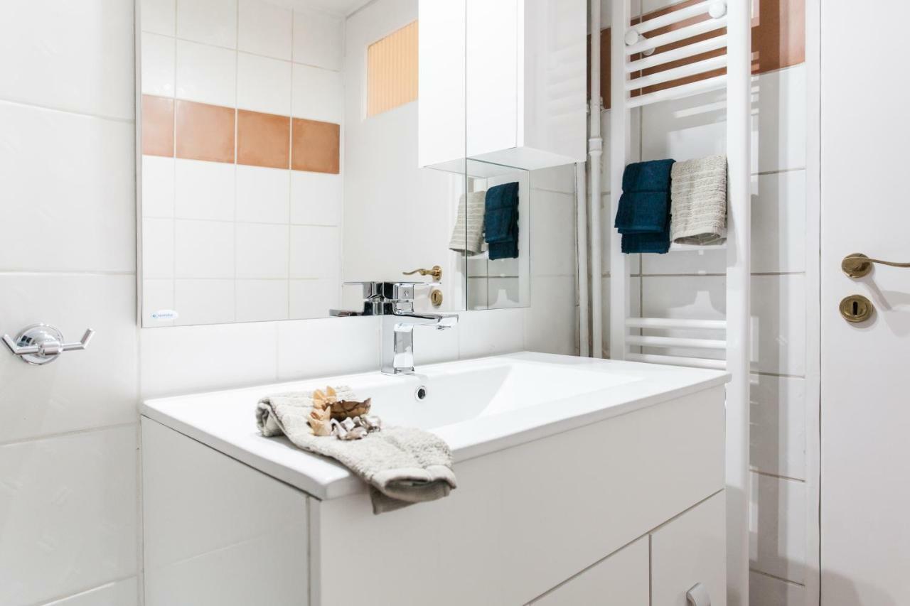 Classy Private Double Rooms In Apartment Next To Acropolis Athen Eksteriør billede
